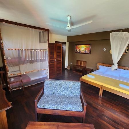 Surjios Guest House Jinja Buitenkant foto