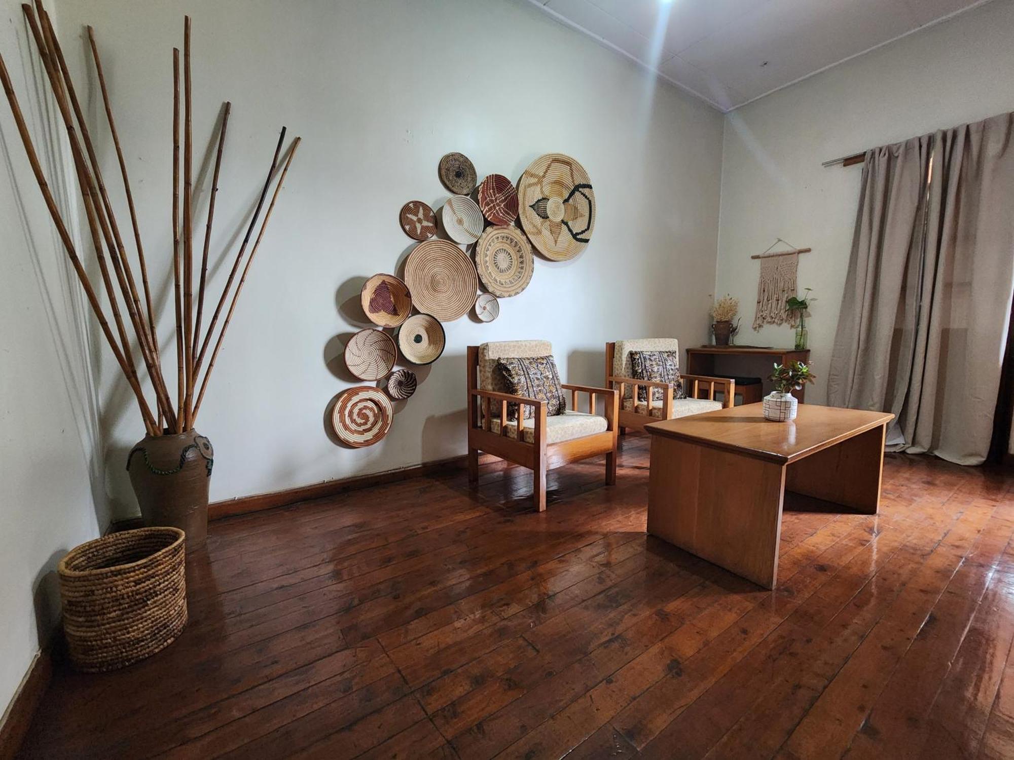 Surjios Guest House Jinja Buitenkant foto