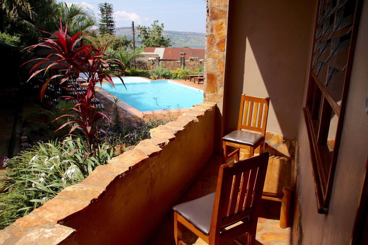 Surjios Guest House Jinja Buitenkant foto