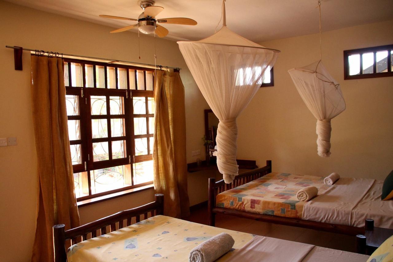 Surjios Guest House Jinja Buitenkant foto