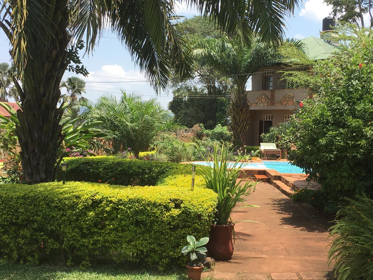 Surjios Guest House Jinja Buitenkant foto