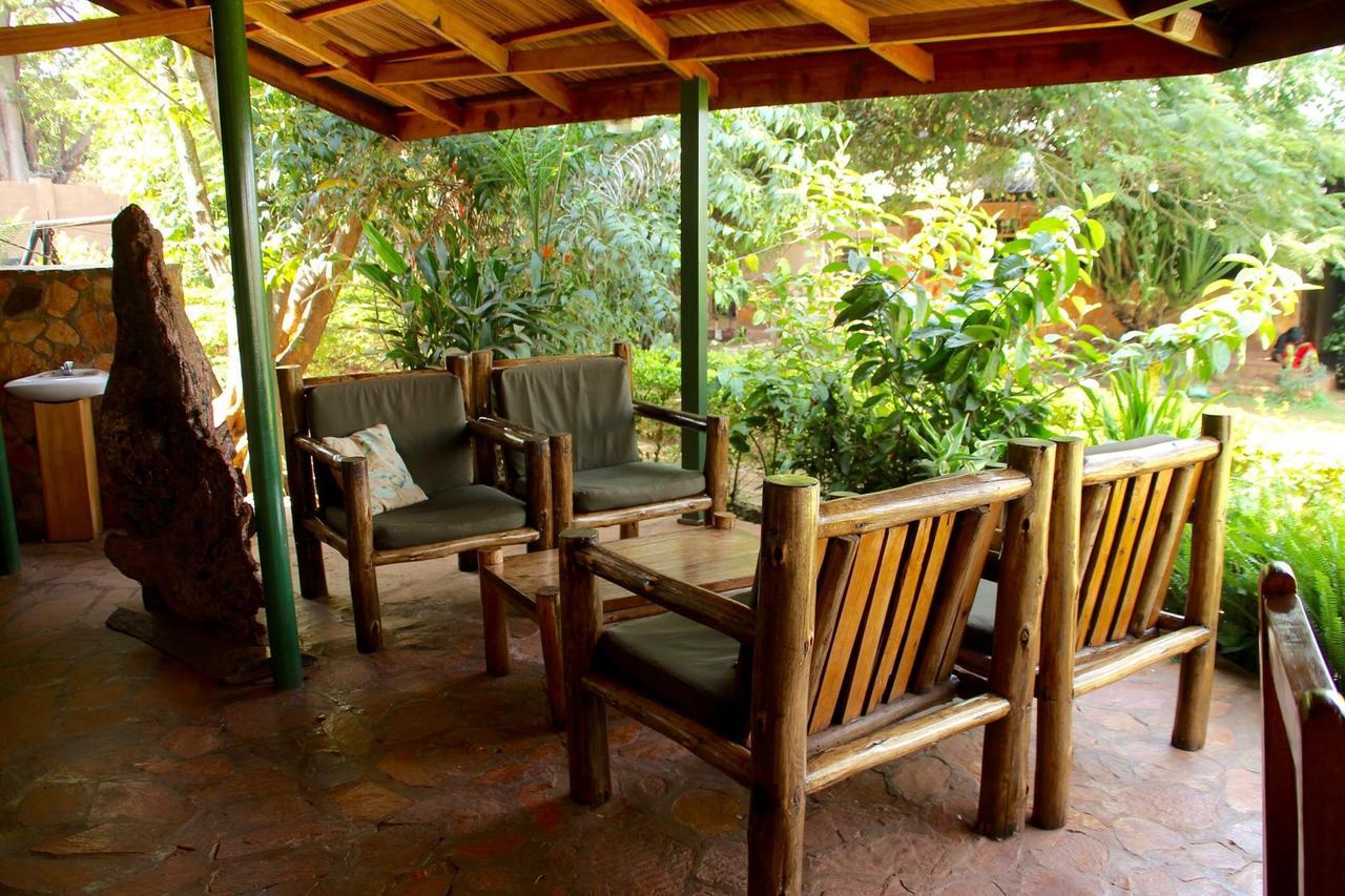 Surjios Guest House Jinja Buitenkant foto